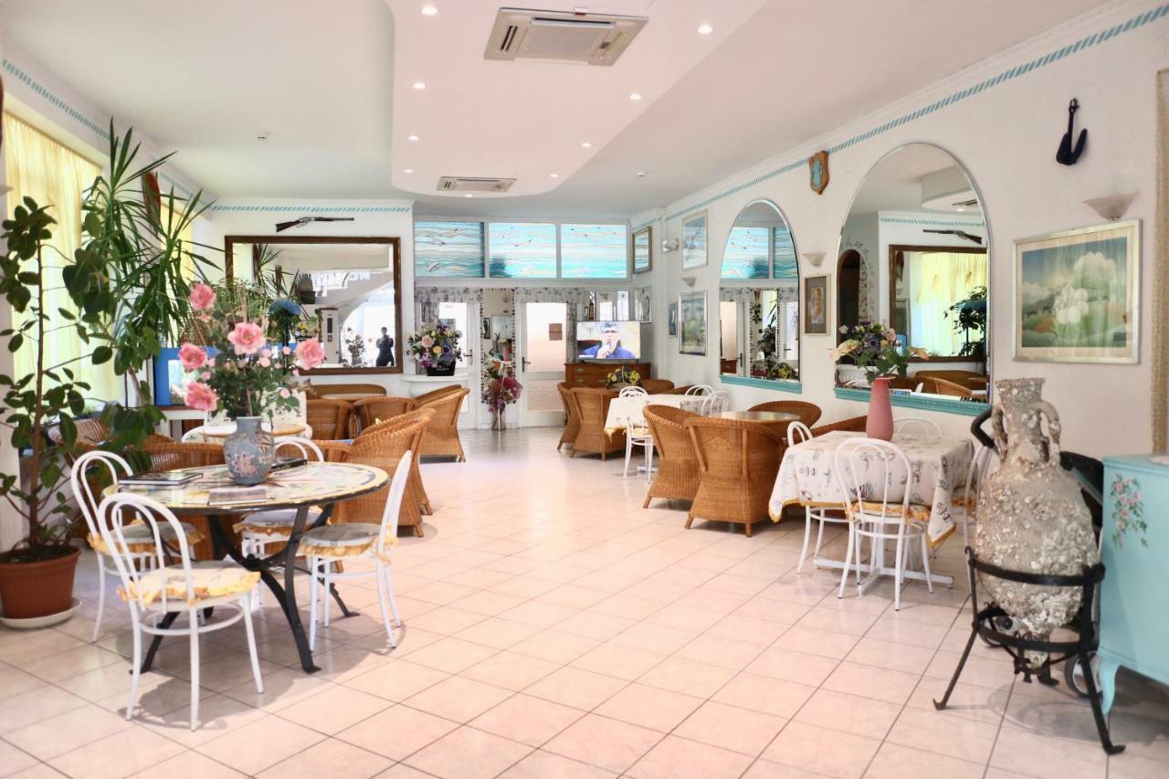 Hotel Marconi Cattolica Exterior photo