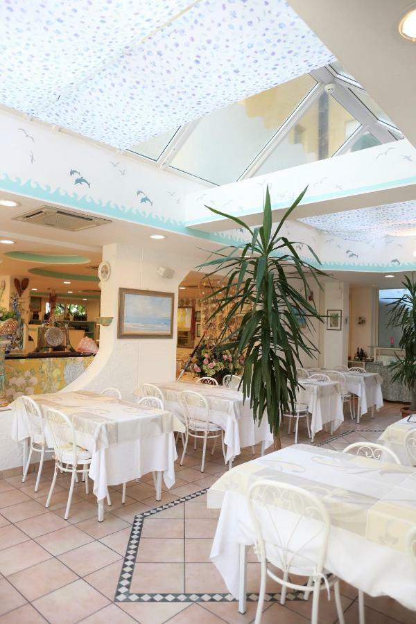 Hotel Marconi Cattolica Exterior photo